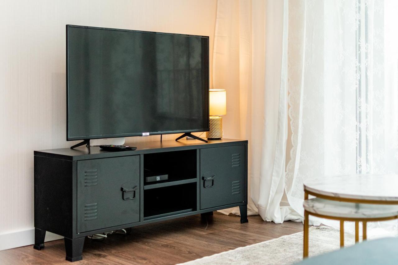 Aleja Sikorskiego 18 By Homeprime Warsaw Luaran gambar