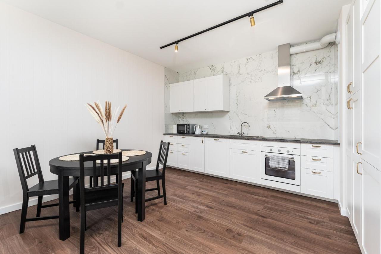 Aleja Sikorskiego 18 By Homeprime Warsaw Luaran gambar